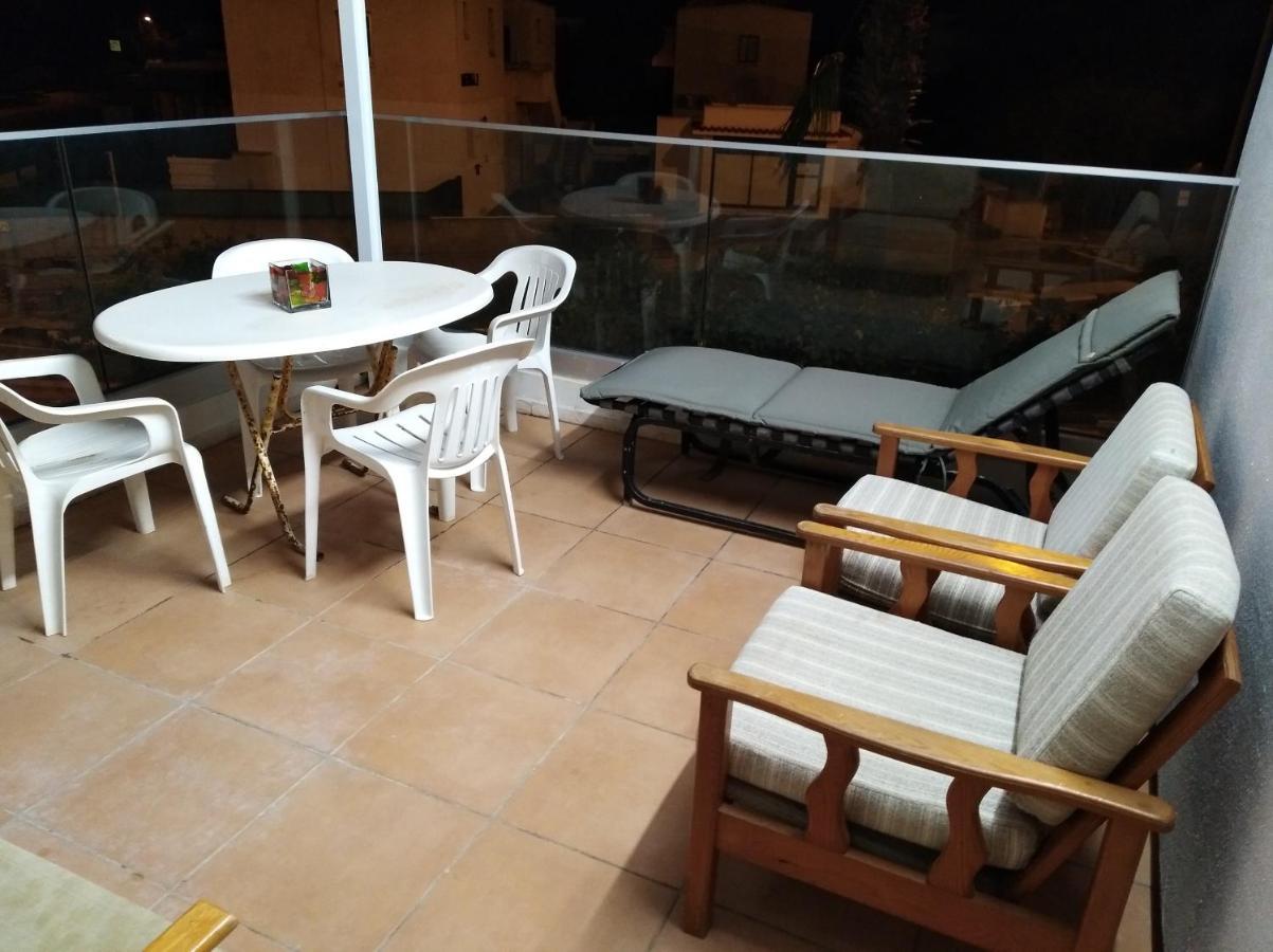 Larnaca, Pervolia 1 Bedroom Seaside Apartment Dış mekan fotoğraf