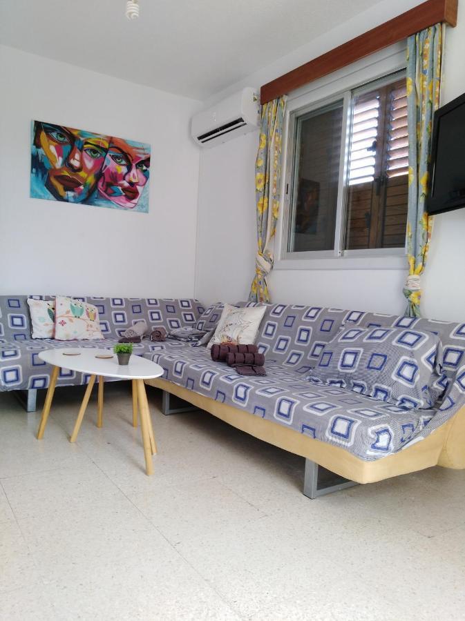 Larnaca, Pervolia 1 Bedroom Seaside Apartment Dış mekan fotoğraf