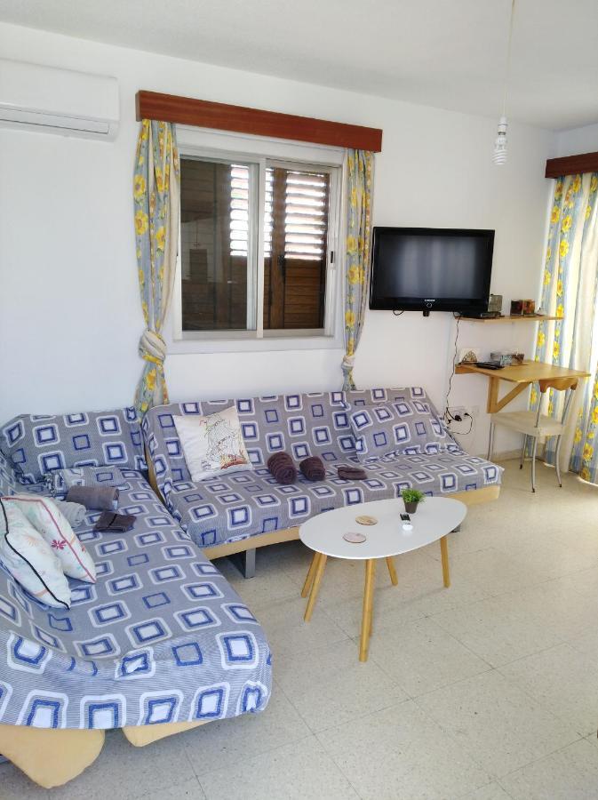 Larnaca, Pervolia 1 Bedroom Seaside Apartment Dış mekan fotoğraf